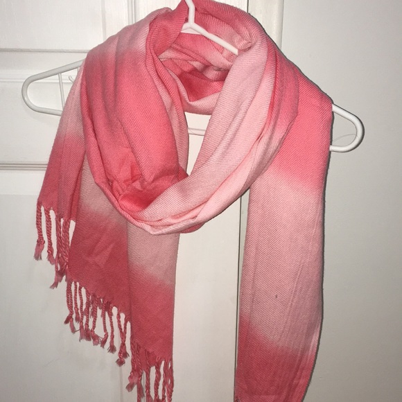 Pink scarf - Picture 1 of 1